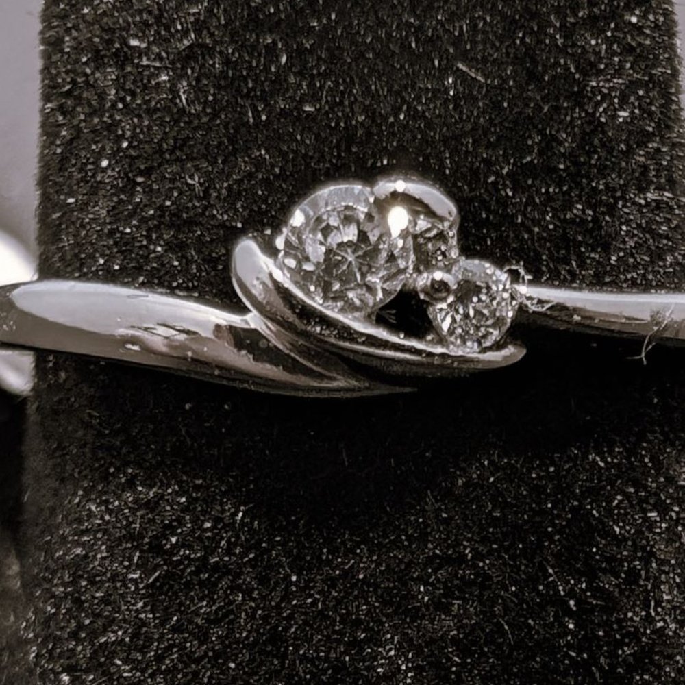 Petite Ladies Fashion / Promise Ring -- Solid .925 Sterling Silver! - Picture 4 of 4